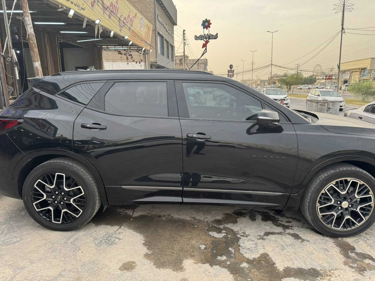 سلام عليكم بلايزر موديل 25  فول RS مكينه 6سلندر  فول الفول عداد السرعه 5000ميل يعني زيرو بيها جاملغ وطرف البنيد صبغ وباب السائق مبدل نفس اللون شهداء رقم مجاني السعر 220 وبيها مجال بسيط مكانها كربلاء للتواصل ***********
