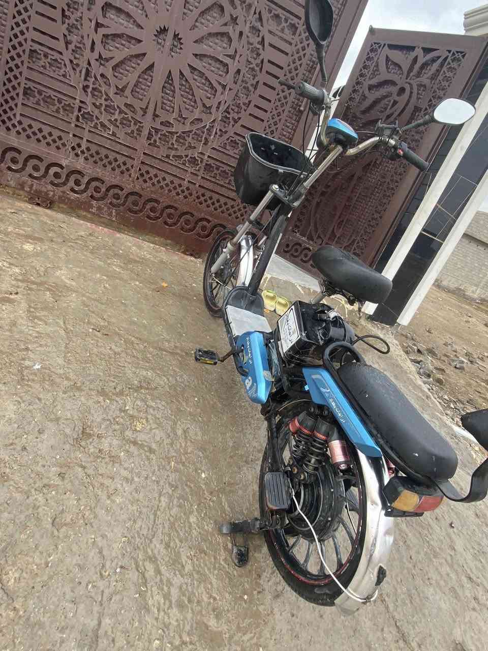 السلام عليكم باسكل شحن لبيع بطاريات 🔋 جددد  كامل مكمل كلشي ماناقصه لايت عالي وفول سرعه شاحنه جديده السعر ٢٢٥ وبي مجال مكان ديالى يم المرور مال ديالى استفسار خاص او واتساب ***********
