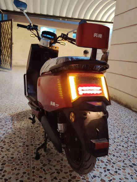 سلام عليكم دراجه شحن للبيع دراجه توها طالعه من المعرض دراجه 6 بطاريات دبل نضافه فول فول مكفوله سرعتها حقيقيه 65،،. السعر مناسب كلش. 875،وبيها مجال للشراي،،مكان الرفاعي ***********
