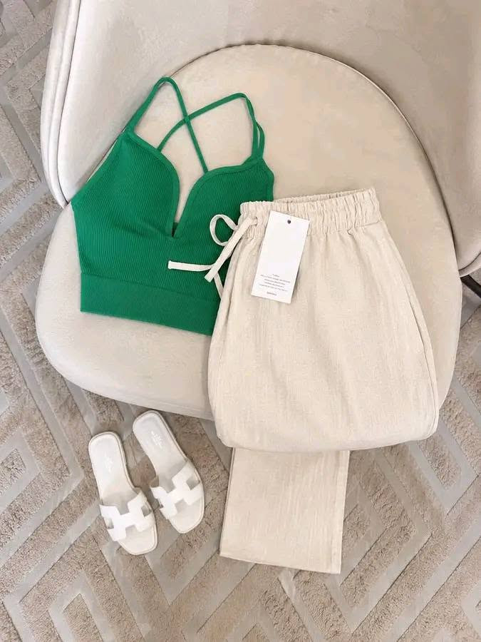 Pyjama Crop top 🌸🌸


**إذا كنت صاحب هذا الإعلان وتريد حذفه لأي سبب، رجاءا أرسل رسالة إلى الدعم الفني**