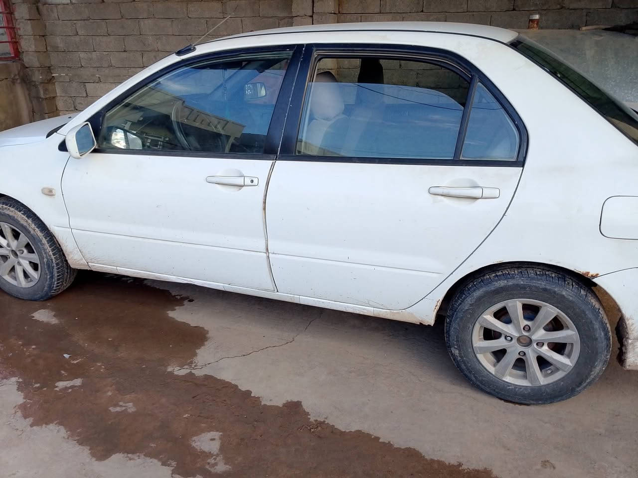 سياره مستبوشي للبيع موديل 2006 رقم انكليزي سنويه 2029 جديده كابون بيها تبريد تدفئة شغال داخلها نضيف كهربيئات كلها شغال تايرات نضاف سعر 80 وبي مجال رقم ***********
