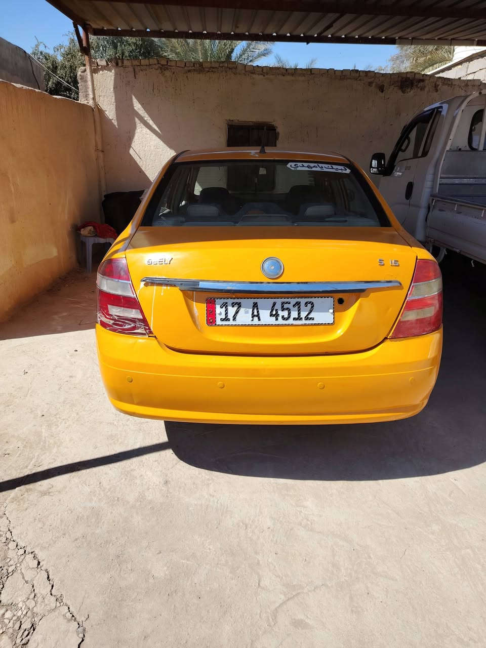 السلام عليكم جيلي موبل موديل ١٣ رقم مثنى انكليزي مصفره هيئه وغرامات كير ومكينه جدد 
حداديه جديده تخم تاير جديد مصبوغه حزام فقط مكان بابل الهاشمية السعر ٤٥ وبيه مجال ***********
