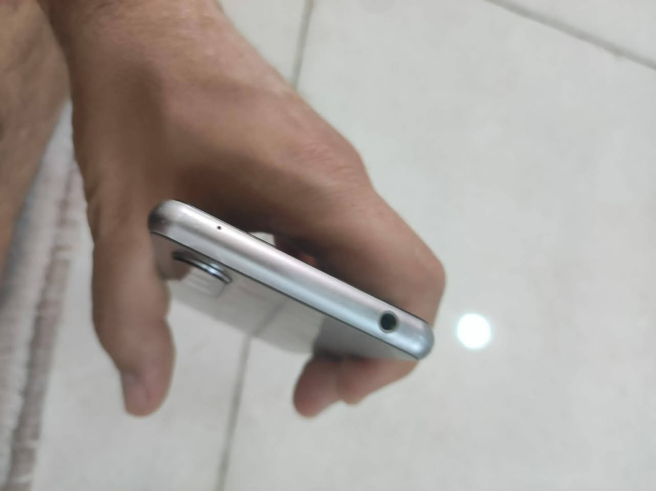 سوني 5 مارك 3
بلادي نظيف جدا
نسخة عالمية
185 الف 
***********
