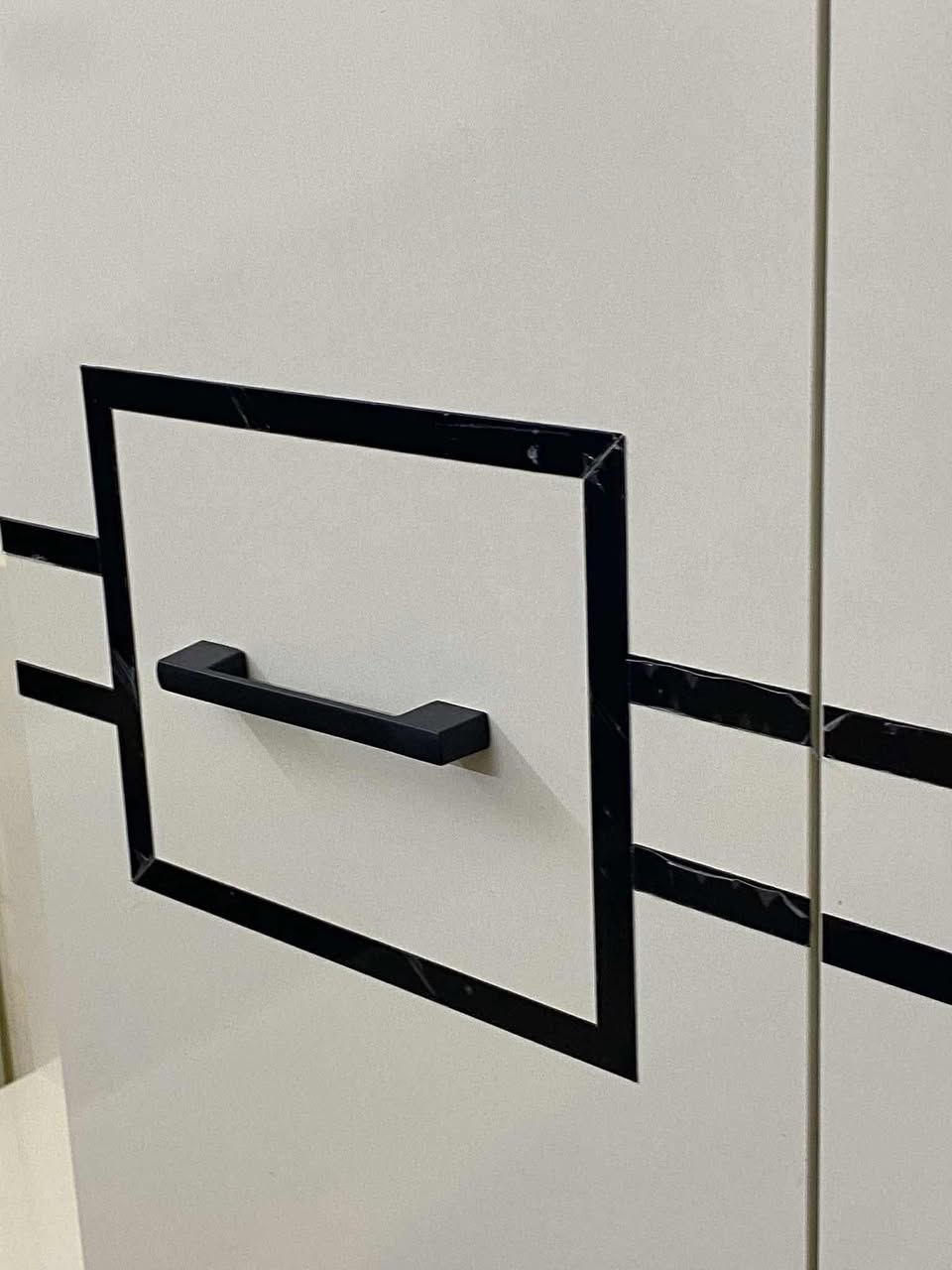 غرفة تركية شبابية نضيفة جديد استعمال شهرين فقط بعدها بالنايلون(سرير و كومدي و كنتور و ميز مرايه)  شخط مابيها نظيفة دابيعوها علمود عندهم  شيله ب450 بيها مجال
بغداد الكاظمية /الطي


**إذا كنت صاحب هذا الإعلان وتريد حذفه لأي سبب، رجاءا أرسل رسالة إلى الدعم الفني**