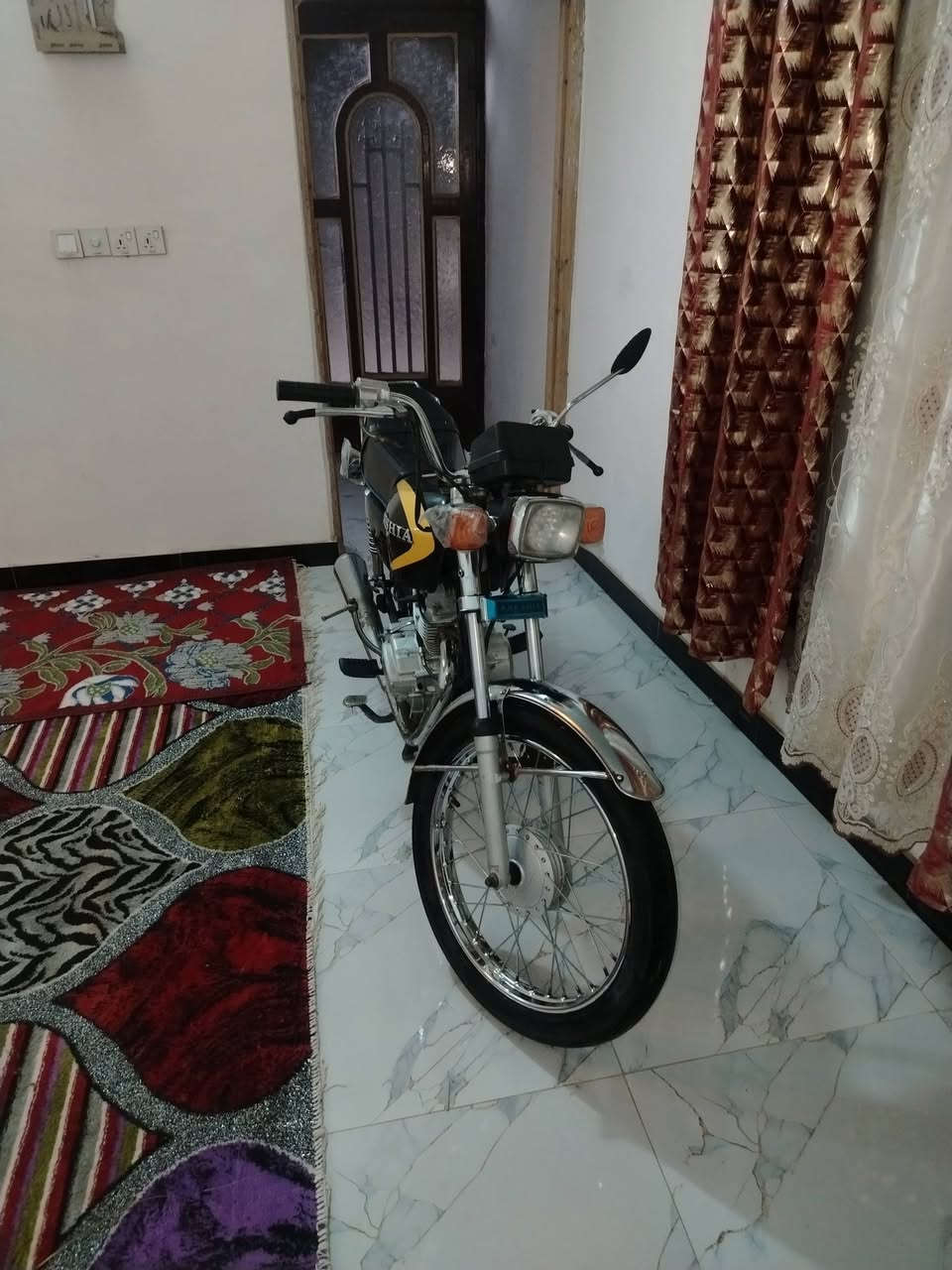 السلام عليكم شباب دراجه موديل 18 اوراق اصولي دراجه جديده وكلشي ما عايزها تعميرتهاا كله جديد كهربائية كله شغاله الدراجه برغي ما عايزها والسعر 575 وبيه مجال والشراي بيه خير ويدلل والاتصال على هذا الرقم ***********
