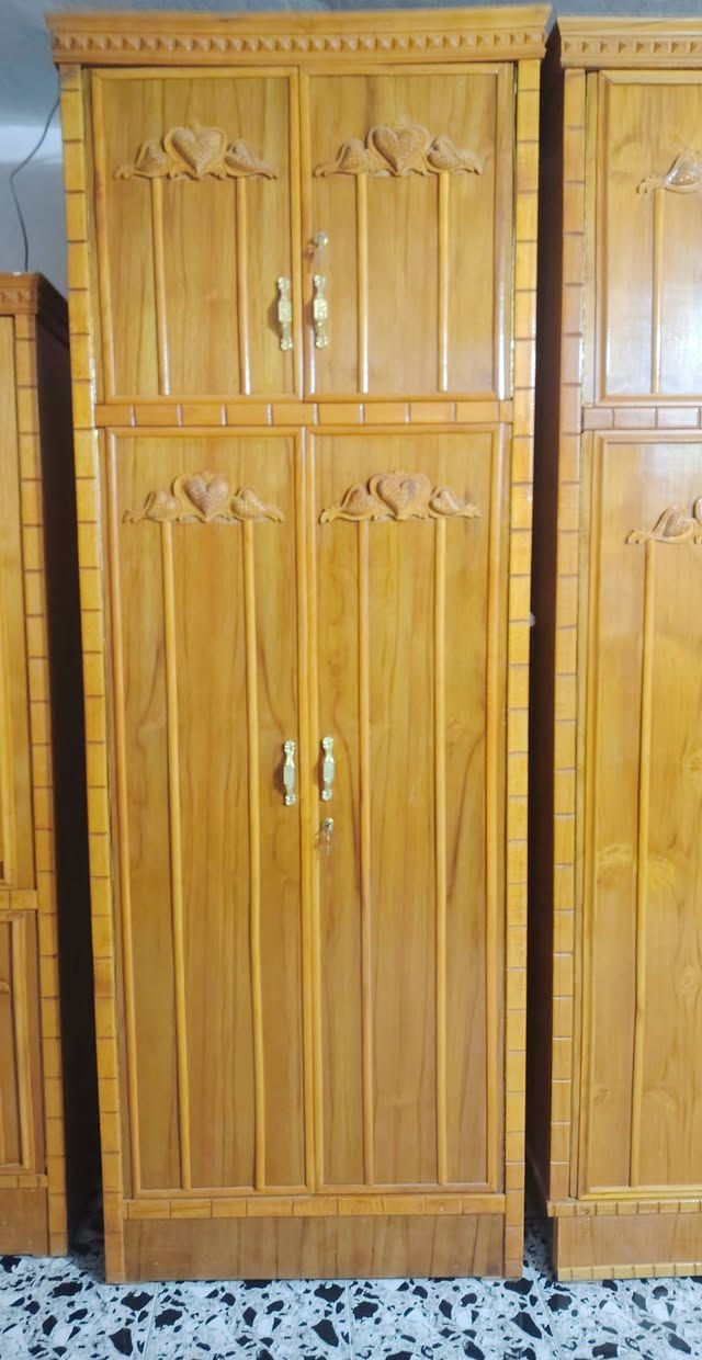 السلام عليكم الغرفة نجاره صاج مسرح ضهر جرجوبة شغل زان بس ضيق مكان سعر مليون ٧٠٠ رقم ***********
