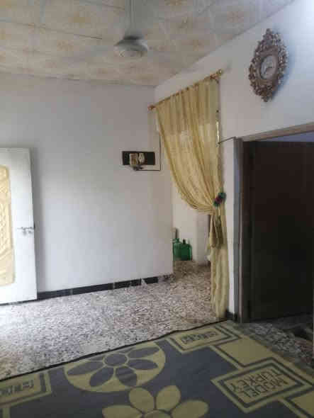 دار للبيع
 مساحه 100متر مصف الركن السعر 25  بي مجال بسيط 

العنوان نجف كوفه شارع المعمل شارع البيطره    قريب شارع   كافه الخدمات مدارس حكوميه واهليه أسواق سوك خطوط طلاب انترنيت ظوئي اباب البيت مولد وطني مع كيزر تانكي مباشر من صاحب البيت 
يحتوي ع غرفه كبيره وصاله  ومطبخ كبير وصحيات ومنور  وساحه 10ب 4 وبي مكان تكدر تبني بي غرفه او استقبال مال جناي *********** رقم صاحب البيت ابو علي
