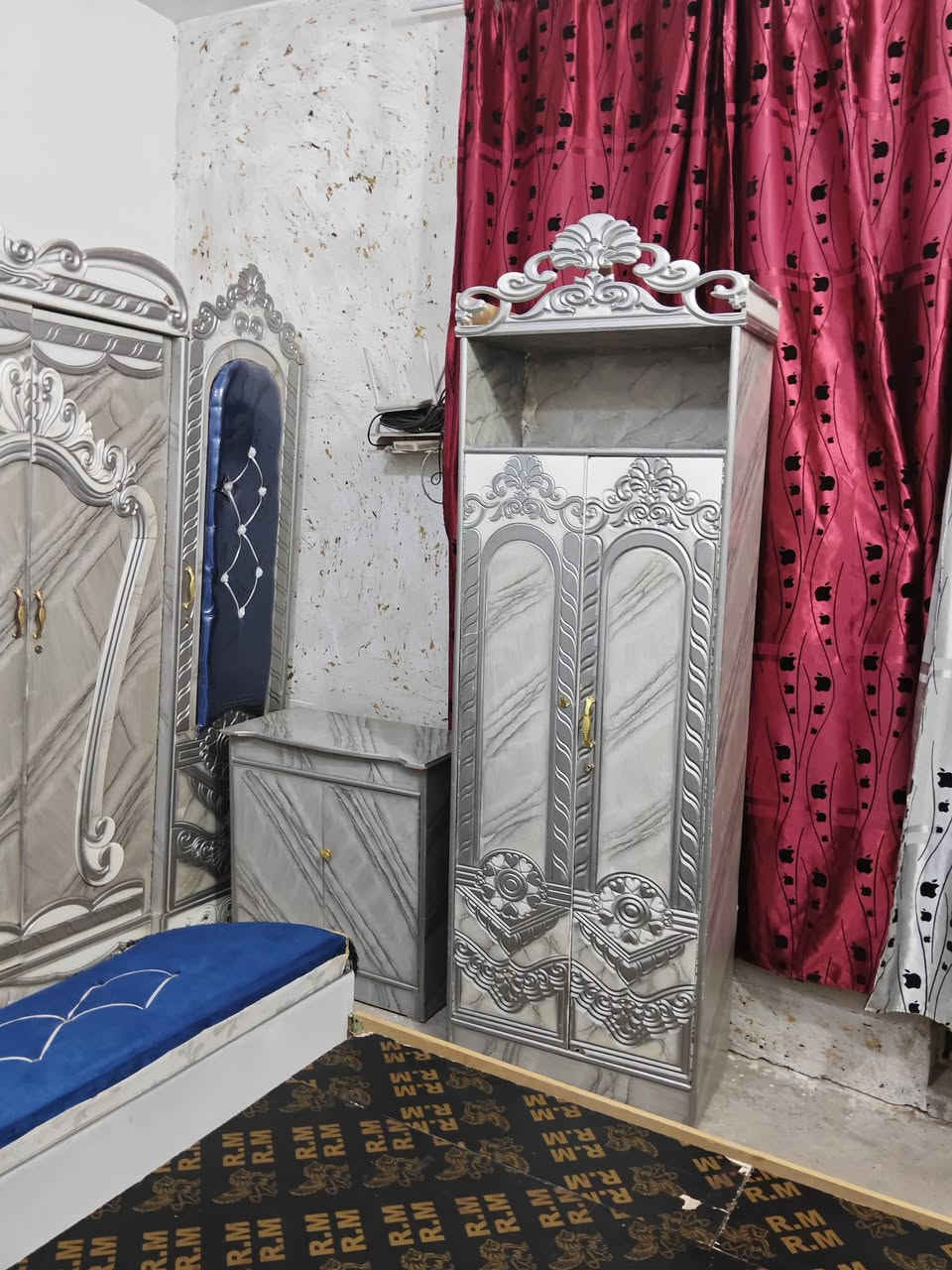 السلام عليكم غرفة للبيع عراقي بس مو صاج تحتوي على 9قطع السعر 550وبيها مجال الرقم ***********
