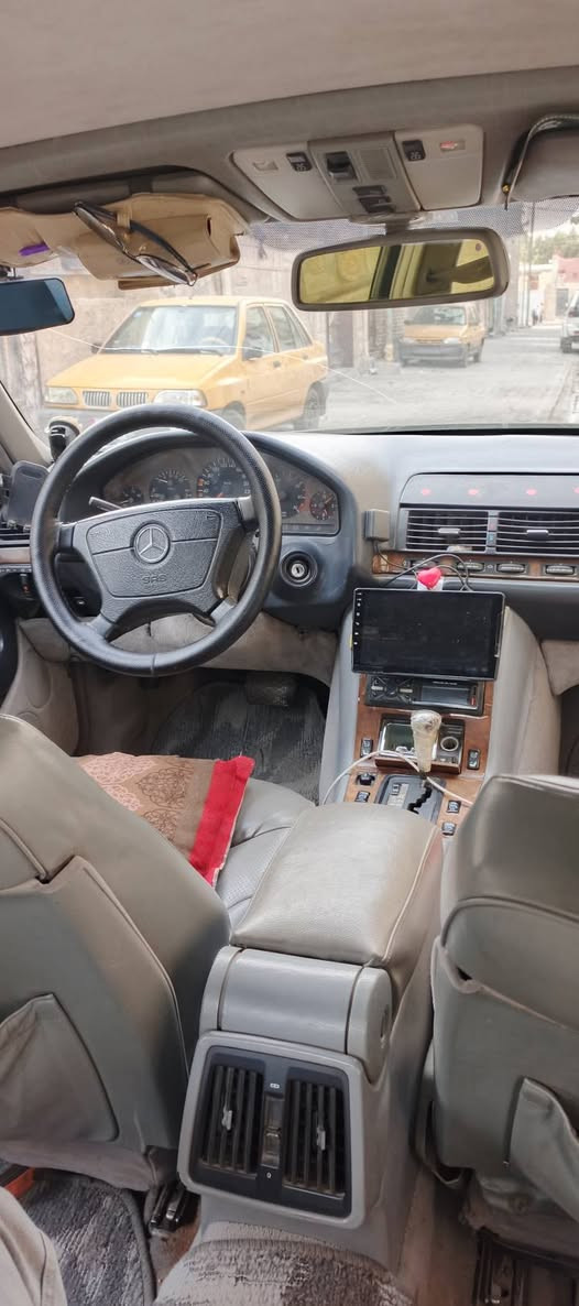 سلام عليكم مارسدس شبح👻 600SEL
موديل 1993 
تخم تايرات جدد
محرك وكير بطه 
تبريد شغال 
وترايك وين ميعجبك 
رقم مميز بسمي تحويل ثاني يوم 
السعر 76 وبيها مجال للشراي 
رقم ***********
العنوان بغداد مدينه الصدر
