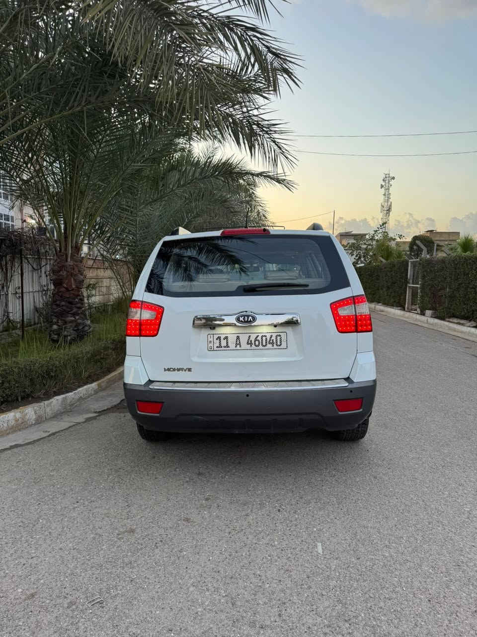 كيا موهافي للبيع موديل 2011 خليجي ماشيه 113 الف مكفوله من ضربه بيه ربع باب صبغ وسحبت كرت جاملغ امامي فقط محرك وكير جديد، سيارة فول مواصفات 1/1 
تشغيل بصمة + بصمة ابواب، لايت زنون فور ويل، سلايت الكشنات، تدفئة جلد، بصمه، حساسات خلفي + تخم تاير جديد، كاميرا، فتحة سقف مري جانبية شفط جنطة شفط، انارة داخلية بالابواب، 7راكب، تخم تاير جديد، تبريد ثلج، ستيرن كهرباء، يدات نيكل رقم بغداد سعر 122 ورقه مكان سيارة بغداد الرصافة رقمي ‭0771 409 2714‬

