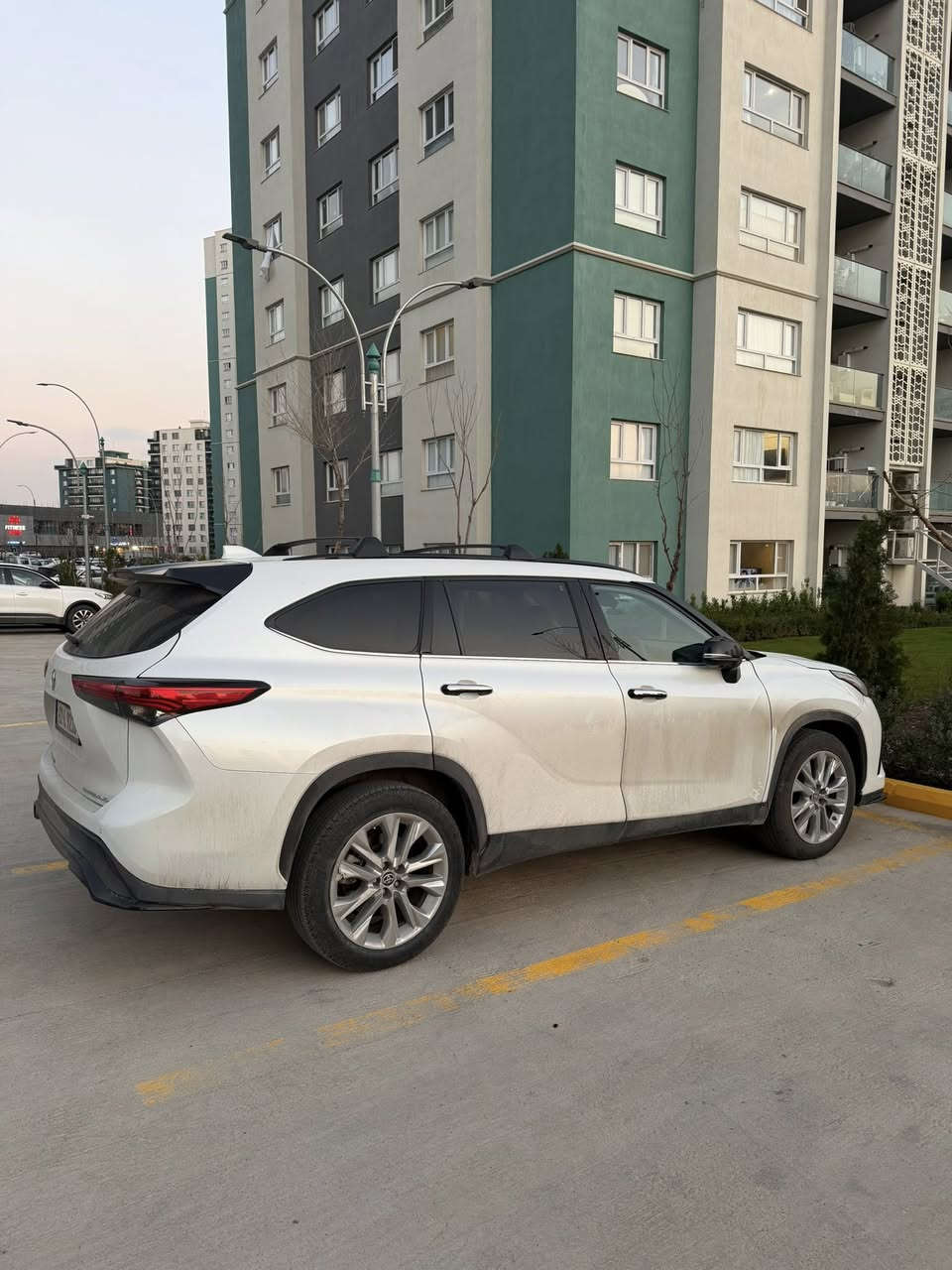 السلام عليكم للبيع هايلاندر Limited 2023 وارد امريكي
ماشية 23 الف ميل قابله للزيادة 

محرك توربو دفع رباعي

رقم الشاصي 5TDKDRBH1PS015652

السيارة مليانه مواصفات

تبريد تدفئه كشنات 

سماعات JBL

شاشه كبير

فتحه 

جنطه كهرباء 

شاحن وايرلس 

خمس كامرات

شغال 

رادار أمامي وخلفي وجانبي 

الستيرن هيتر والمري هيتر 

جام الامامي هيتر

داخل بيج

الخ ....

مكانها سليمانية ***********
