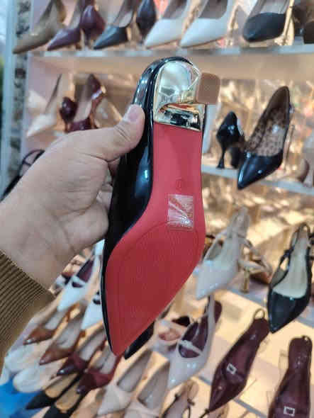 حذاء كوالتي ماستر تصميم جدآ أنيق من احلة الماركات
قياسات من 36الى41 ارتفاع 5سم
يوجد توصيل لجميع مناطق ديالى
واتساب ***********
عنوان المحل ديالى المقدادية حي المعلمين شارع المخضر مجمع العزاوي
