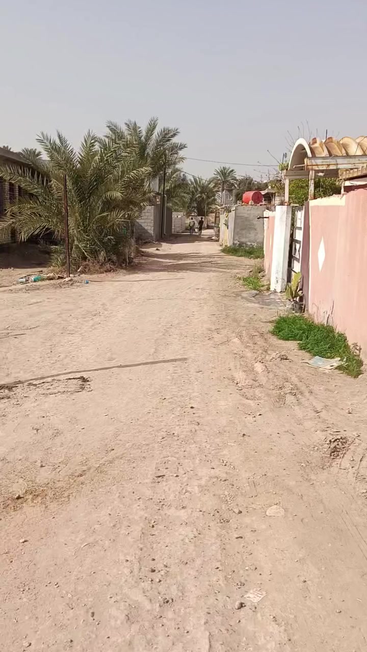 سلام عليكم هيكل للبيع مساحه200م السعر30 بي مجال طابو زراعي سند 25 كافة الخدمات ماء كهرباء مدرسة مولد عنوان ع طريق النيل القديم قرب مخازن مرجان رقم الهاتف ***********
