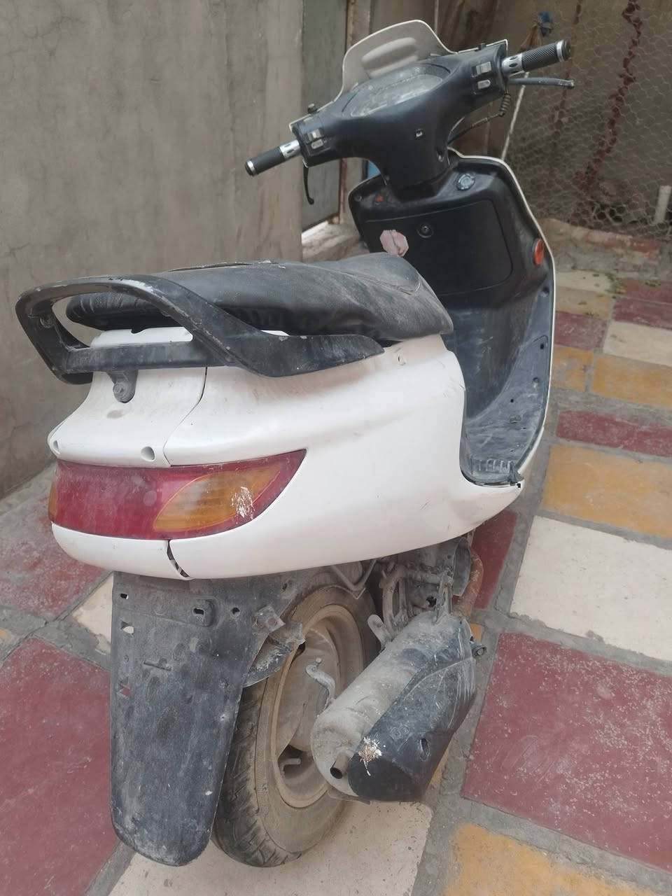 السلام عليكم دراجه فراشه فحل تشتغل وتطفي مادري شبيها ابيع على عطلها كهربائيات كلها شغاله وسلف شغال عوزه بس شخاطه مكاني نجف حي الجزيره 
***********
