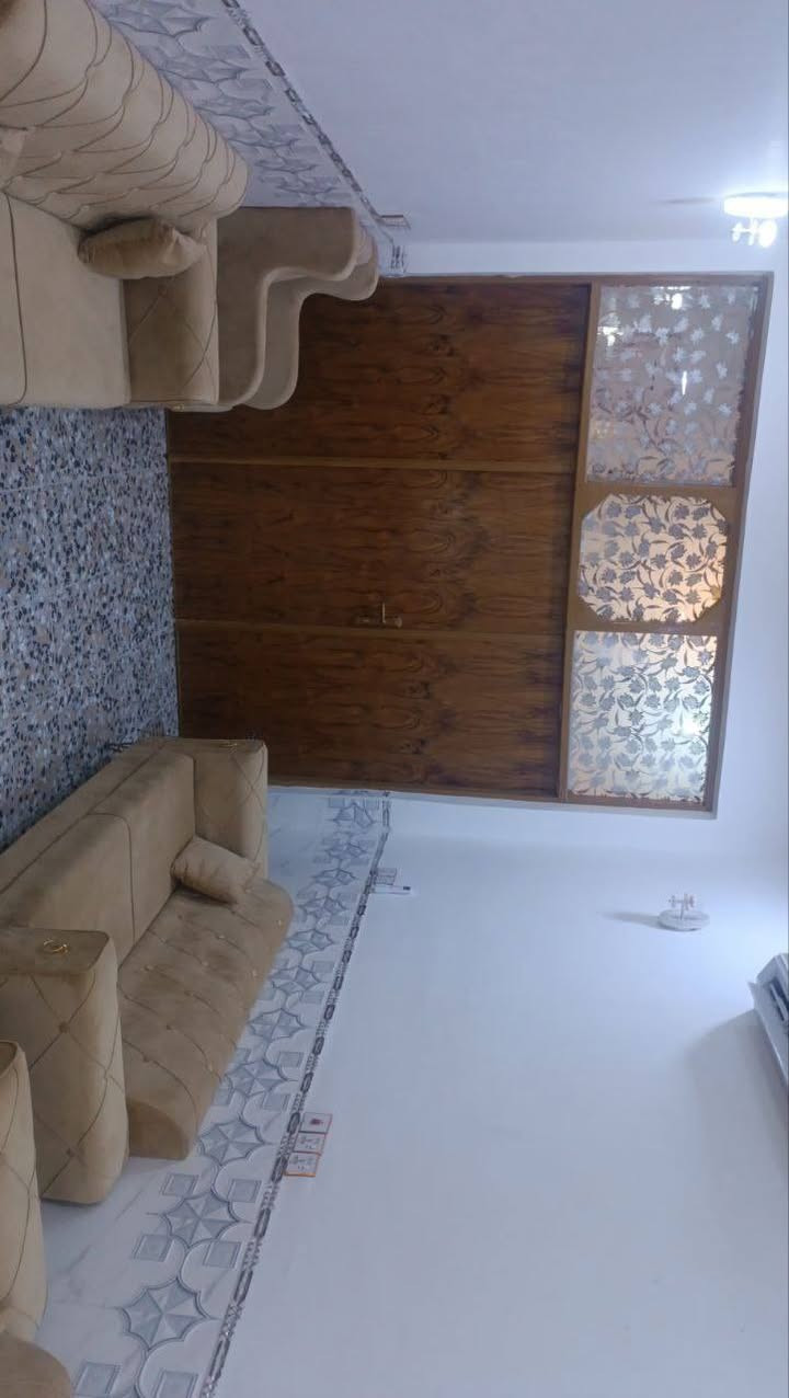 سلام عليكم بيت مساحته 125 طابق واحد طابو صرف كامل وبناء حديث.. مراوس بنص بقطعه او بيت في حي الحسين ابو غرق
***********
