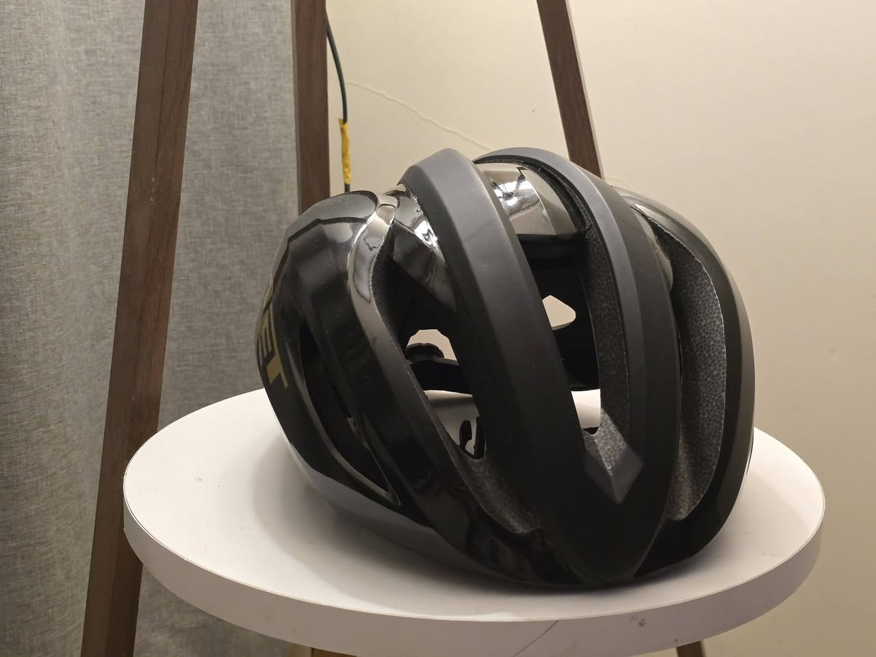 يا الله يا رزاق 👋
#السعر ٢٧ الاف
**🚴‍♂️✨ هلا بالشباب محبّين الدراجات! ✨🚴‍♀️
#متوووووفر 
الاصلي يمي عمي تدللون علينه  😍 
خوذة ماركة MET العالمية اورررجنال 🥰
❤️‍🔥وزن خفيف🔥
📊كفاءة عالية😍
📱تصميم عصري وحديث لاجل انسيابية الهواء 🌹🌹
فيديو بالتعليقات يوضح شكل الخوذة 👀👀
.
.
.
متجر عبدالله المغامر يقدملكم افضل وأجود اغراض الدراجات الهوائية …🚲🚲🚲
✔️ شغل مرتب يخلي دراجتك فول وتخطف الأنظار 😎
✔️ أسعار مناسبة  لكل الميزانيات 👀
✔️ جودة أصلية وتحمّل عالي🚲
✔️ توصيل سريع لكل المحافظات 🚚💨
✔️ خدمة دعم بأي لحظة 💬✨
لا تضيع الوقت… جهز دراجتك وخلي طلعاتك أحلى ويا متجر عبدالله المغامر! 😍🚴✨
للأستفسار على الخاص او مراسلة الصفحة على الواتس آب 📞 📞


**إذا كنت صاحب هذا الإعلان وتريد حذفه لأي سبب، رجاءا أرسل رسالة إلى الدعم الفني**