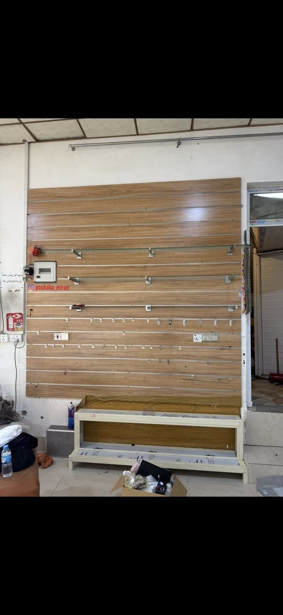 ڕەفەی mdf بۆفرۆشتن لەگەڵ قۆڵ 35سانتیم 40 سانتیم
هەموی تازەیە هیچی نەشکاوە بە سعری گونجاو
ئەگەر موشتەریت تیل بکە لە سلیمانی
***********
