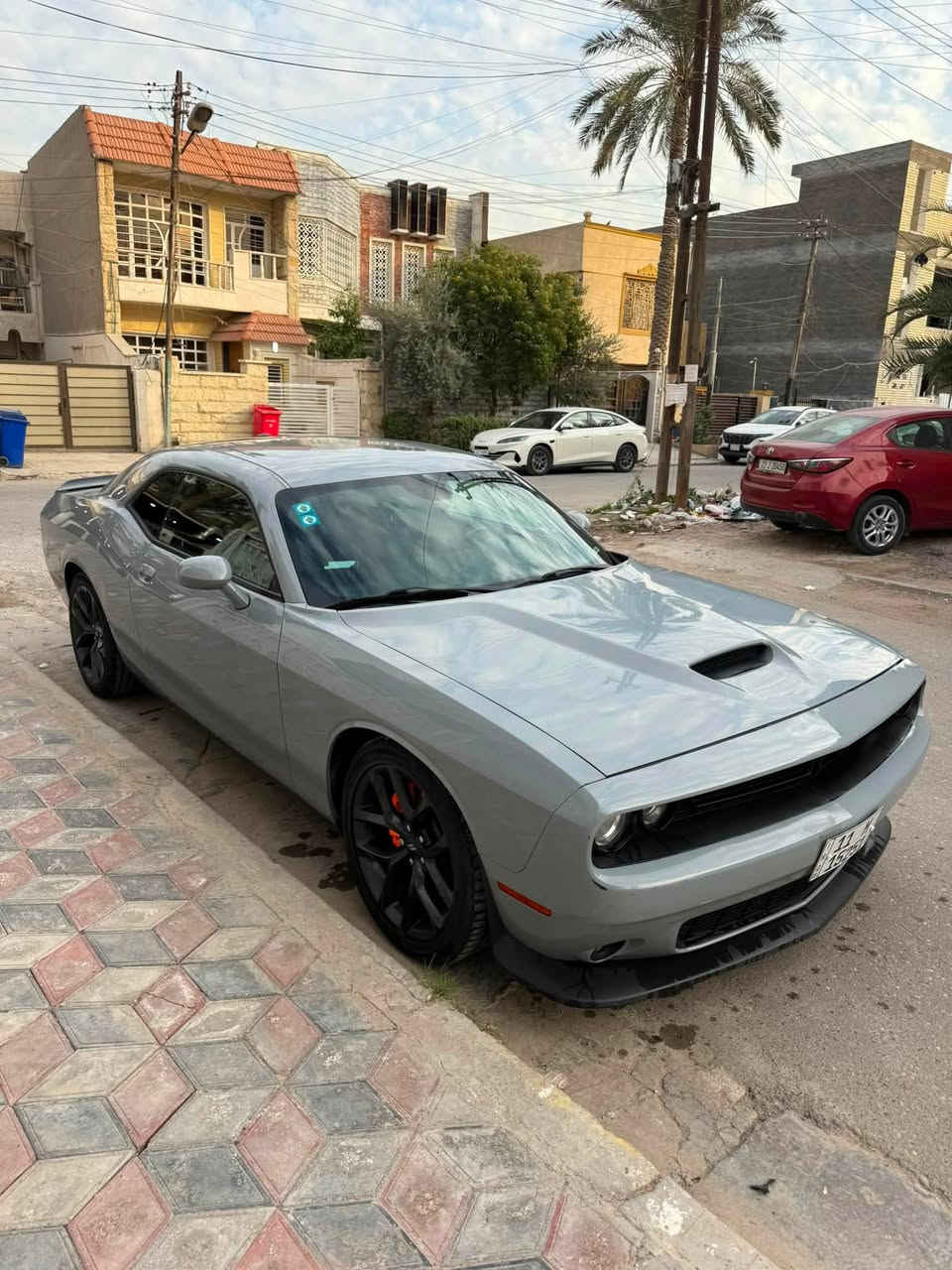 السلام عليكم
جالنجر GT بلاك توب 2021
لون سموك
بدوون ايرباك بدون شاصي بدون لغد
حادثهة بسيط جاملغ وبنيد صبغ 
ماشية 47 ميل يعني 76 الف كيلو
مواصفات عادية
شاشة وسط و شفتات ستيرن
وحساسات خلفية
كير مكفول مكينة مكفولة بدون فتح 
مبرمج مراوح
السيارة ناصبة و كاعدة ومعتني بيهة
وهذا رقم الشاصي 

2C3CDZJG4MH670660

عنواني حي الجامعة او زيونة
احمد
***********
