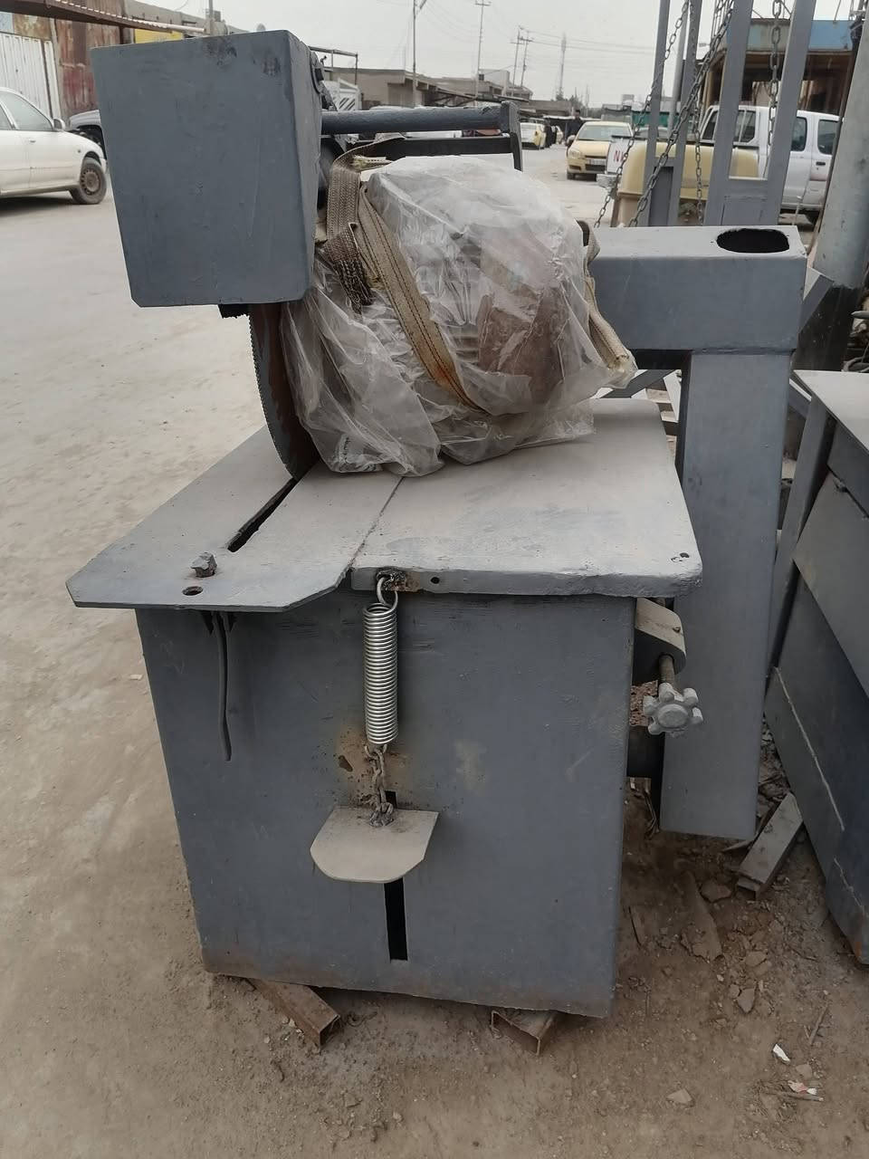 السلام عليكم
كترات ٧ ونص احصان عدد ٣
مكاين لحام عدد ٤
ياباني عدد ٢
 قده ٢٥٠
قدره ٦٠٠
كراكر عدد ٢
قدره ٢٤٠
  بيع عشرط المكان السماوه حي صناعي
النزلة الاولى محل حجي محمود الحداد
الاتصال  ***********
الاتصال ***********
