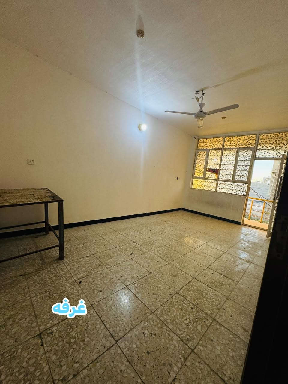 بيت في شارع احمد الوائلي مقابل كباب حبيب 

المساحة /  100م     

السعر  / 230 مليون  ( بي مجال ) 

الطابق الاول 
غرفه 
استقبال 
مطبخ 
حمام 
صاله 

الطابق الثاني 
غرفتين نوم كبيره 
 حمام صاله 
 
للاتصال والاستفسار 

***********
 ***********

نستقبل كافه العروض
أبرز المعجبين
