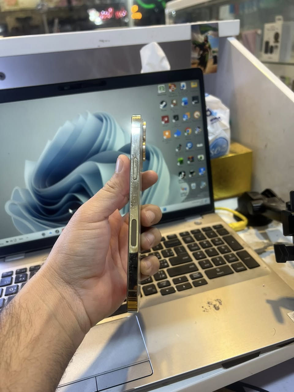 ايفون 13برو ماكس ذاكره 256 امريكي سعره 650وبيه مجال مكفول
للاستفسار *********** واتساب
