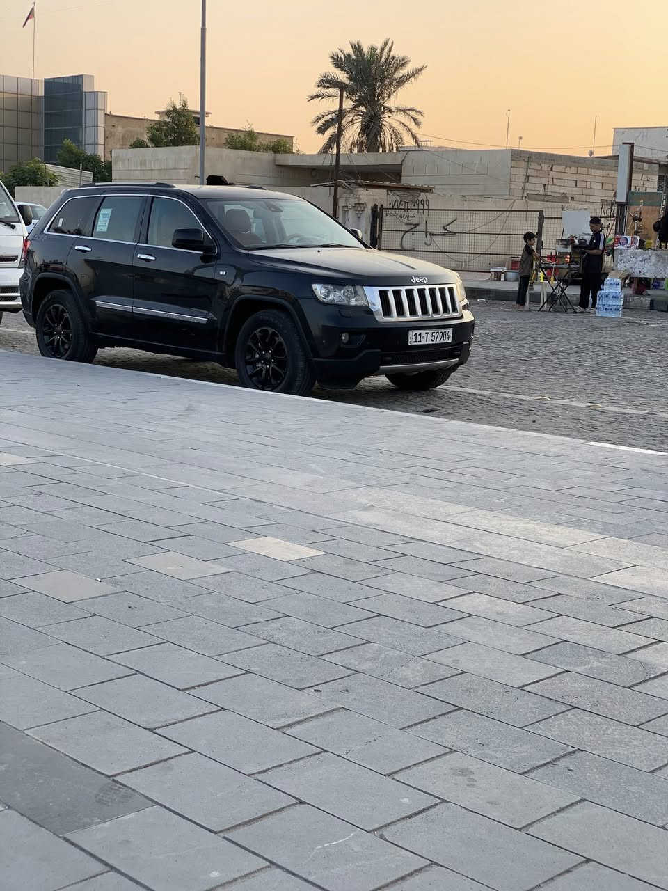 سلام عليكم جيب 13 خليجي السيارة كلش حلوه ونصبتهه حلوه مكينه وكير عالشرط بيه صبغ قطع تفحص وتشوف كهربائيات لايتات جام تبريد كل شي شغال تخم تاير حداده كامله مبدل قبل كم شهر للعلم من الدوام للبيت 10دقايق مكاني السياره مامتعوبه بانوراما خليجي السياره  صبغ لان بيهه جراد دواخل بيج ومشمشي موحادث رقم بغداد باسمي جديد المكان بصره ابي الخصيب والله يرزق الجميع للبيع 155وبيهه مجال او مراوس كامري او k5 او جارجرحياكم الله*********** رقمي
