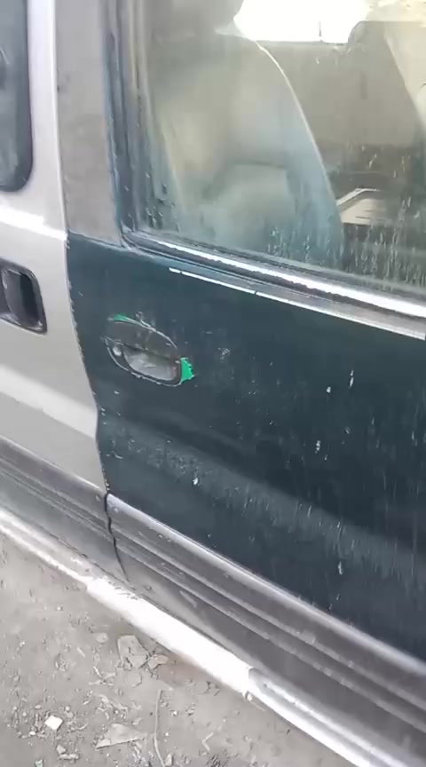 ستاركس 2007 مكينه بيهه بخار رقم احمر بدون راعي سنويه موجده عندي بطاقت سكن مالته موجده عندي راعيهه بل ناصريه وضاع عني سياره 25 بيهه مجال تصال على رقم ***********
