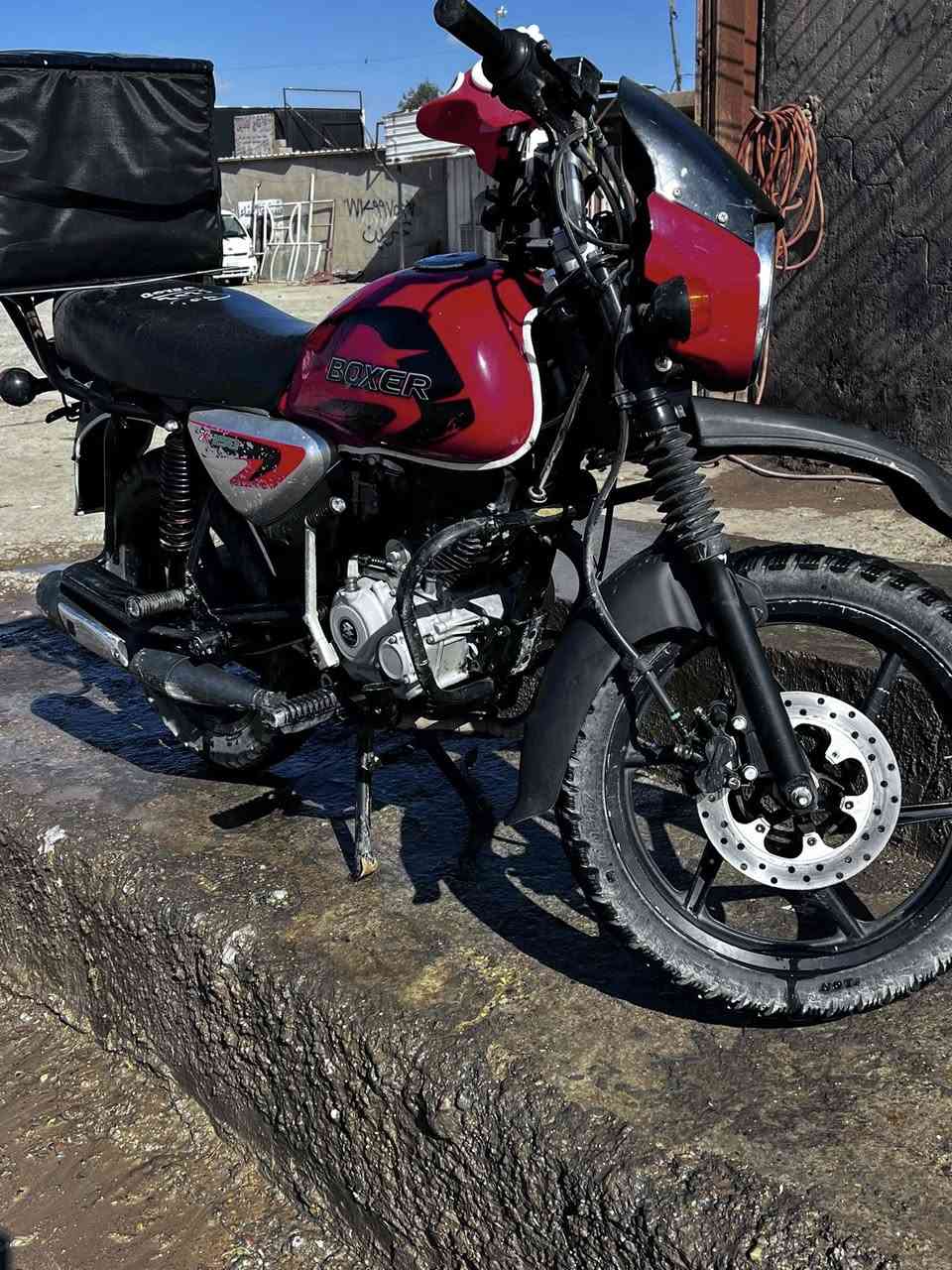 السلام عليكم اخوان بوكسر 23
كفاله عامه مكينه مامفتوحه
ماشيه 24فقط
رقم بغداد السعر 2400وبيهه مجال بسيط حك الجيه
***********
