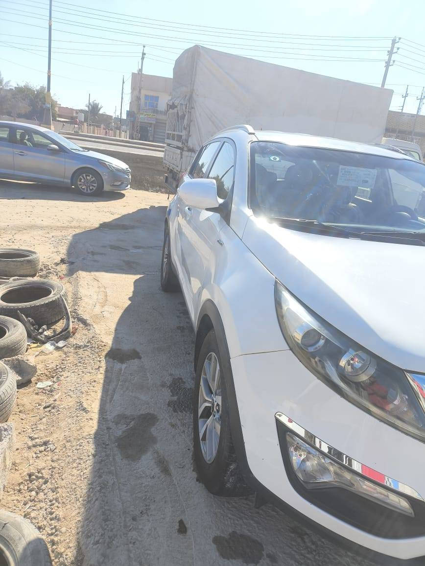 سلام عليكم
سبورتج موديل ١٦ خليجي
صبخ جاملغ امامي ايمن فقط
سياره جاهزه مانقصه شي
موصفات
شاشه كامره
تبريد قطعتين
تحكم ستيران 
مكينه ٢٤٠٠ مامفتوح برغي 
دواخل لونين
بسمي مداوار ثاني يووم
مكان السياره ناصريه الغراف
السعر ١٤٥ وبيه مجال بسيط
***********
