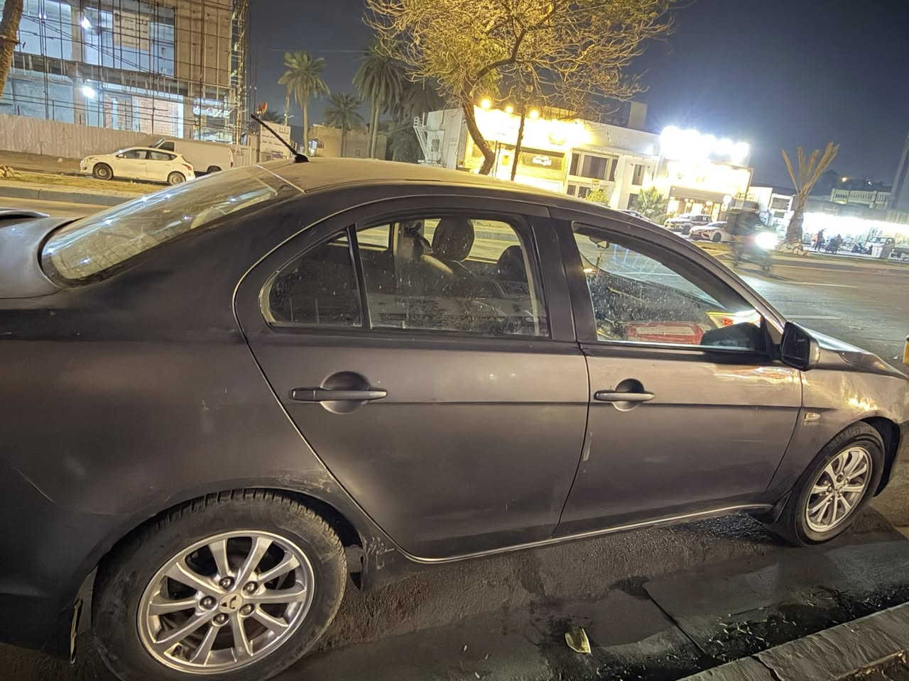 لانسر  القرش للبيع 2011 خليجي بدون حادث فقط البنيد طخه شي بسيط ع بارد  وماواصله للغد و محركها 2000 وبيها شفتات بلسترين  اوتماتيك تبريد وتدفاه فول وهاي صوره كدامكم ولو مغاسلتها 🤣🤣🤣😂 ورقم مشروع وطني حتى ميتعبكم وسعرها مناسب 90 وبيها مجال حك جيه 
***********
