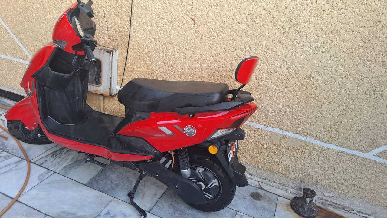 سلام عليكم 
دراجه شحن للبيع السعر ٥٠٠ مكان حي اور 
الرقم ***********
