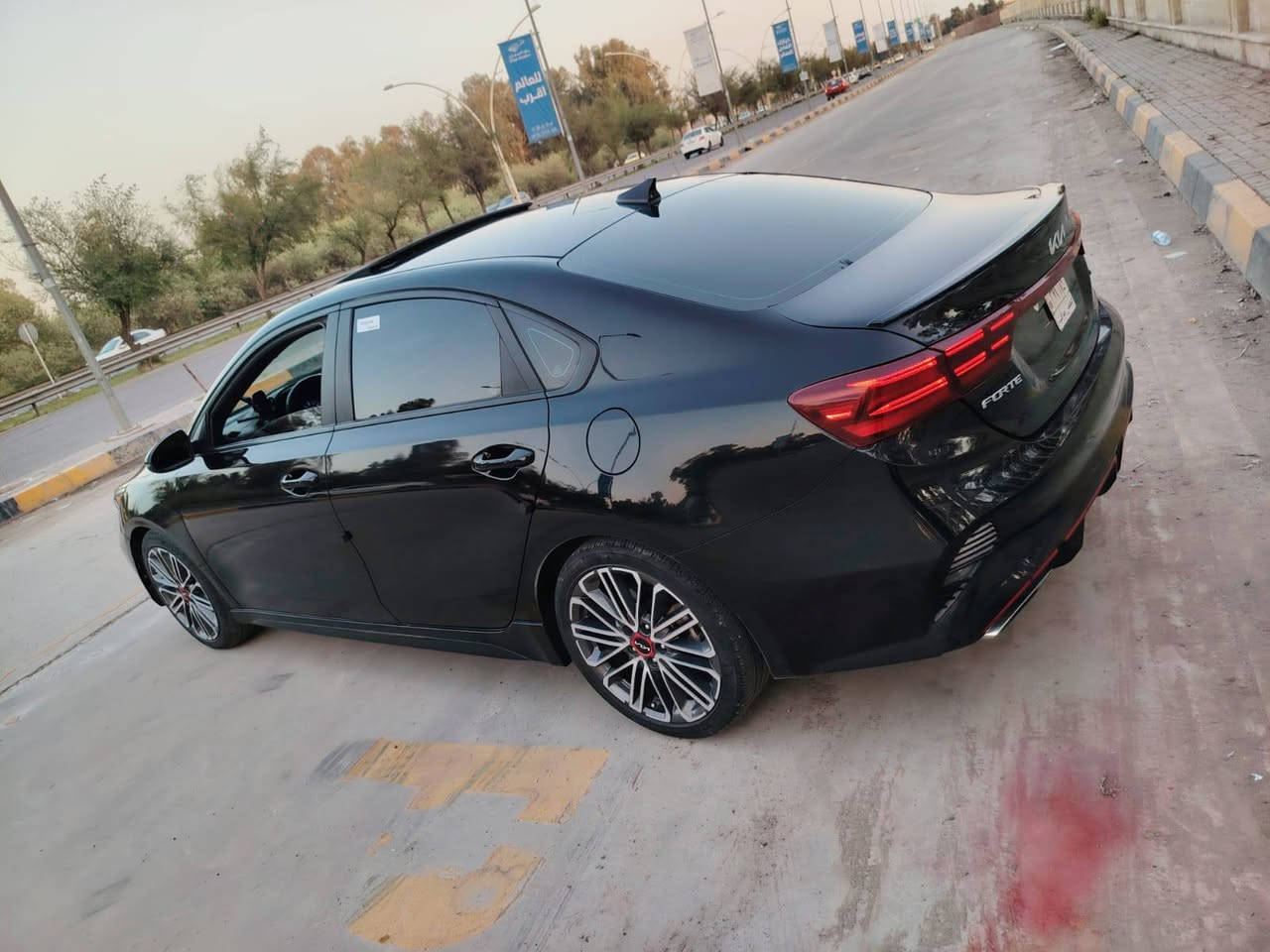 🖤كيا فورتي جي تي 🖤
. موديل 2023

. كير Dct دبل كلج 7 نمر الكير المرغوب القوي يعني طياره 🛩️

. مكينه 1.6 تيربو hp 201 🎠

. مواصفات GT معروفه فول 1/1 اعلى مواصفات بل كيا فورتي 

. فتحه سقف 

. بصمه تشغيل عن بعد 

. شاحن وايرلس

. جنطه كهرباء 

. اشاير مري 

. شفتات ستيرن 

. رادار جانبي 

. رادار امامي

. رادار تحديد مسار

. اوتو هولد 

. ايقاف ذاتي 

. مثبت سرعه 

. مانع انزلاق 

. تبريد قطعتين

. شاشه كبيره 9 انج 🖥️

. كشنات جاد حار 🔥بارد ❄️

. أناره داخليه بل أبواب وبل دشبول علامه الGT عديده من ألوان 🌈

. هاند بريك كهرباء ⚡️ 

. سيتم صوت 🔈 harman kardon

. تبريد بيانو + مناخ منفصل 

. تشغيل عن بعد 

. كزوز صوت بلادي رياضي 

.. وبعد هوايه مواصفات بل جي تي ..

❌ حادث جاملغ وبوند بدون دواخل 

إذا شراي تواصل معي ع هذا رقم  🤍

سعر 146
***********
