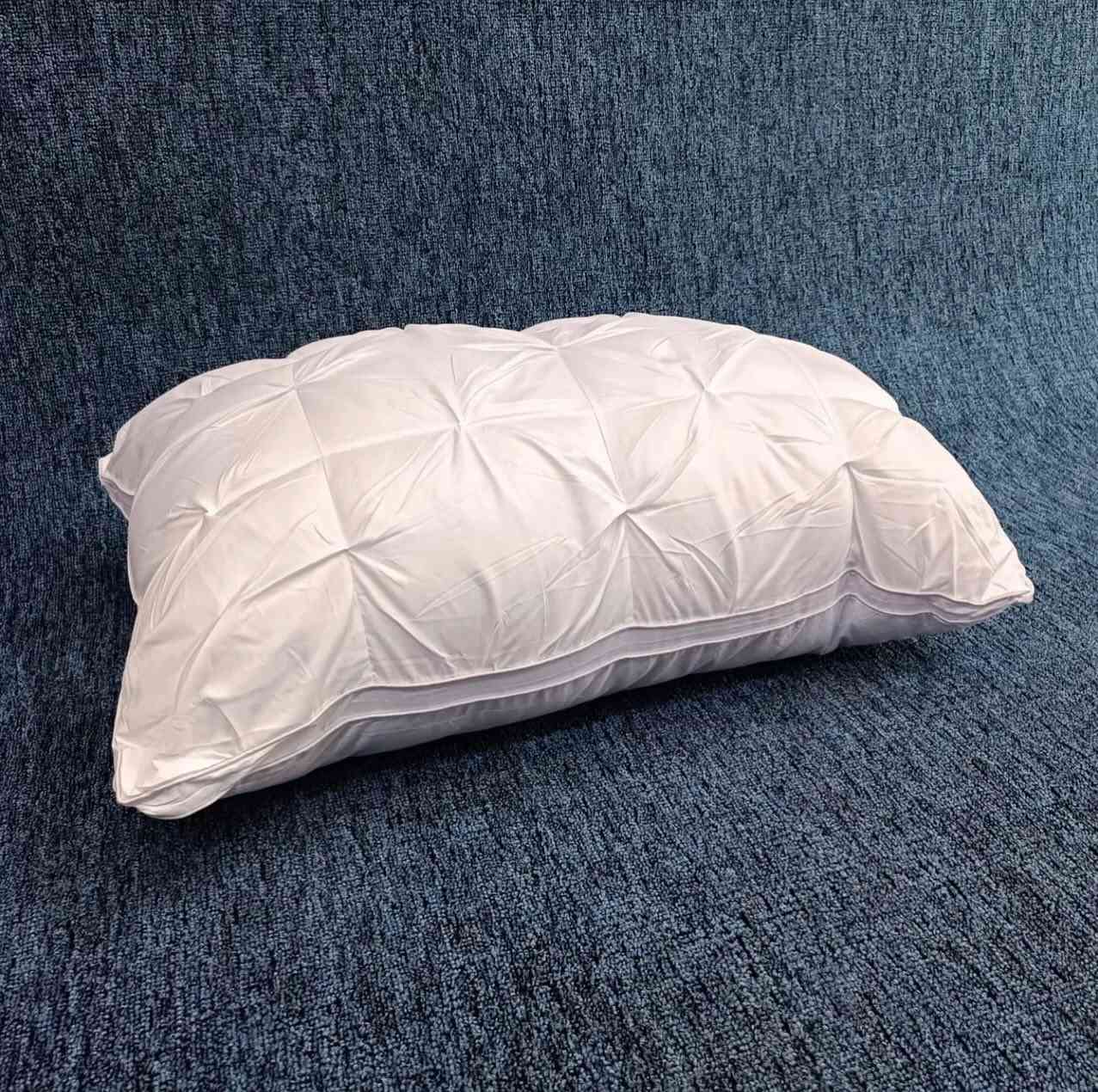 ⚜️عروضنا مع داڤانا للمفروشات
  
مخدة طبي ديباج 

السعر : 12 ألف فقط 💫💫💫

مخدة طبية مريحة مصممة لدعم الرأس والرقبة بشكل صحيح أثناء النوم، تساعد على تقليل آلام الرقبة والكتف وتمنحك نومًا هادئًا ومريحًا.
حشوة ناعمة ومتوازنة تحافظ على شكلها لفترة طويلة، مع قماش خارجي ناعم ولطيف على البشرة وقابل للغسل.
مثالية للنوم اليومي وتناسب جميع أوضاع النوم (على الظهر أو الجنب).
خيار عملي لكل من يبحث عن الراحة وجودة النوم الأفضل

للحجز وألاستفسار : واتساب أو خاص 
***********

توصيل قطعة داخل كربلاء 3000
لكل القطعه المحافضات  5000 

خصم 10‎%‎ على طلبكم الثاني 

#مفروشات #ديكور_المنزل #اثاث_منزلي #اناقة_البيت #ديكور_راقي تصميم_داخلي افكار_ديكور اثاث_راقي بيت_الاحلام تجهيز_المنزل
مفروشات_العراق اثاث_عراقي عروض_العراق ديكور_عراقي كربلاء النجف بغداد الحلة البصرة السماوة الناصرية
توصيل_مجاني عروض_خاصة خصومات افتح_بيتك_بذوق البيت_الراقي الراحة_تبدأ_من_البيت ستايلك_يبدأ_من_البيت
