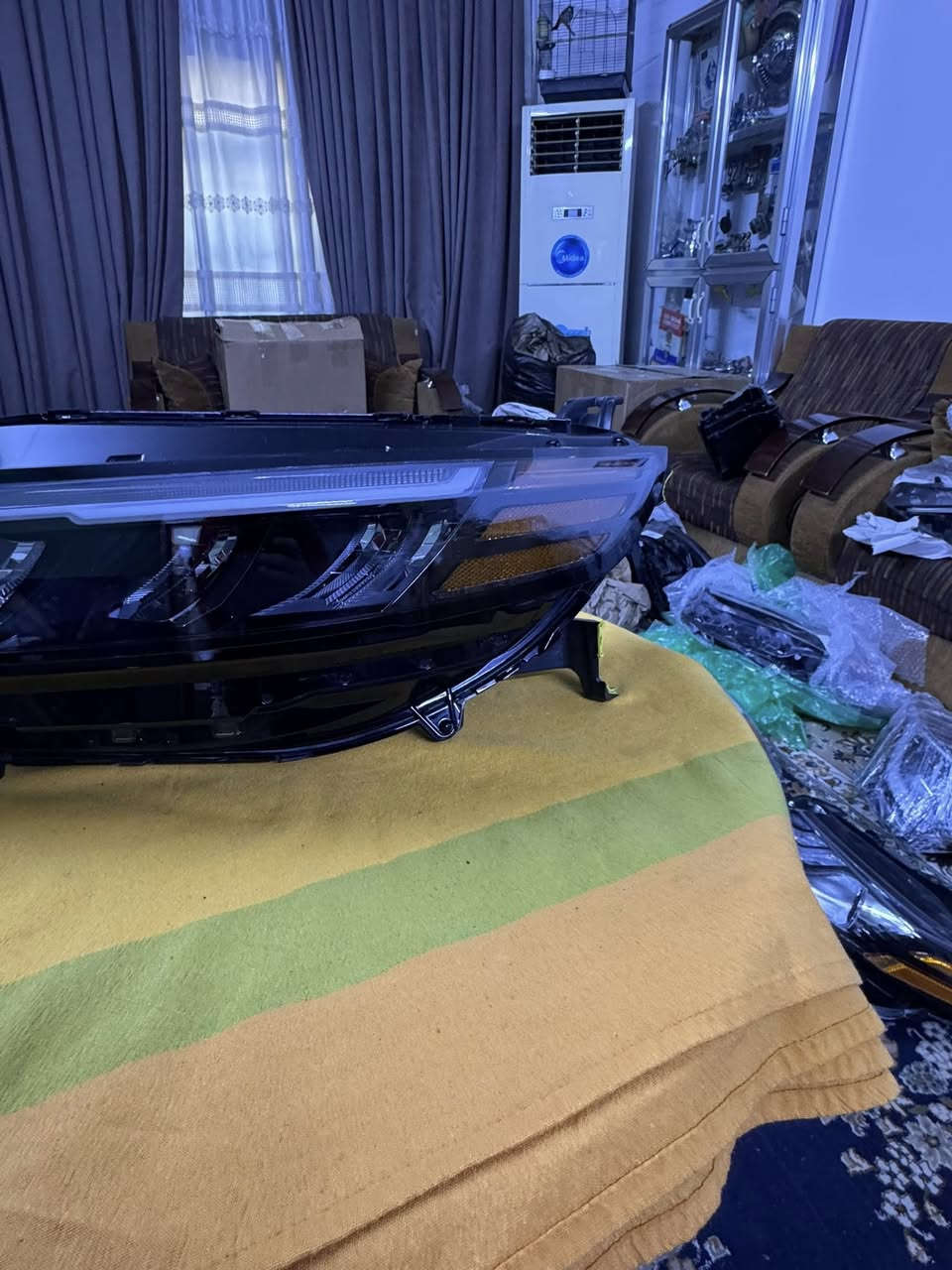 لايت اكورد ايسر امريكي اصلي تفصيخ وجديد جداً سعره 400 دولار قفل مكاني بغداد الدوره ابو دشير ***********
