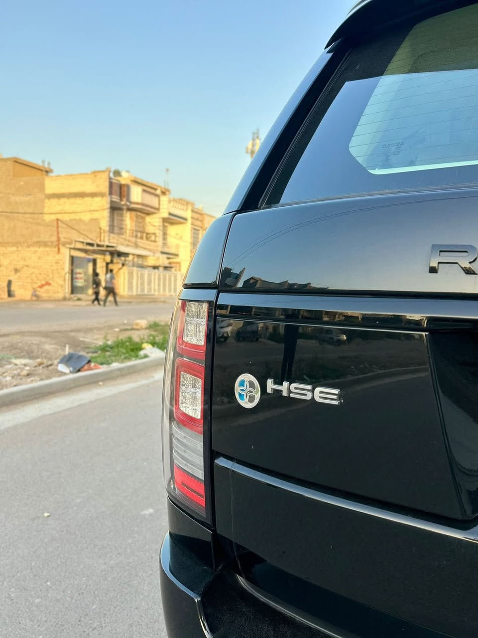 Range Rover
بيع او مراوس 

 رانج روفر خليجي
 ((  2017  ))
 

محرك V6 
السيارة وكالة سردار 
مكفوله كفالة عامة 
ماشيه 81

داخل لون بيجي  

المواصفات 

🛑  بصمه + بصمه أبواب 
🛑 بانوراما + اشاير بالمري 
🛑 رادار + داتا شو + تحديد مسار
🛑 صندوق كهربائي + شفط
🛑 انظمة قيادة متعدد
🛑 كشنات كهرباء + تبريد + تدفئة 
بيه مواصفات هواي مايحتاج
 اذكرها مواصفاته معروفه 

 السيارة فول مواصفات 
 
السعر:- 380 

مكان السيارة بغداد  
    حي الحسين
مجمع الروان السكني

للاستفسار ***********
