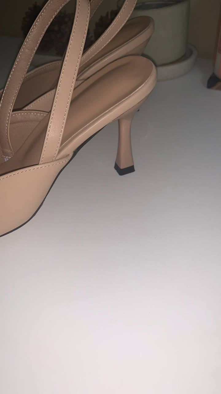 بنات هذني قطع غير مستخدمه للبيع بأسعار مناسبه مع ضمان الفحص بوجود المندوب الاحذيه قياس ٣٩ سعرهم ١٥ الزوج والجنط نفس السعر الي حابه تشتريهم تكتب تعليق


**إذا كنت صاحب هذا الإعلان وتريد حذفه لأي سبب، رجاءا أرسل رسالة إلى الدعم الفني**