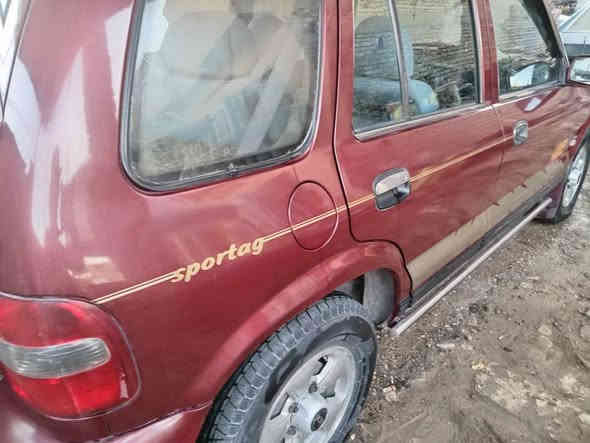 كيا سبورتج كير عادي موديل ٩٨ بلاديه  مصبوغه عبايه والباقي كلير بدون معجون
سعر 50 وبيه مجال 
 الاتصال *********** 
غير متواجد فيس خابر وتدلل بغداد
