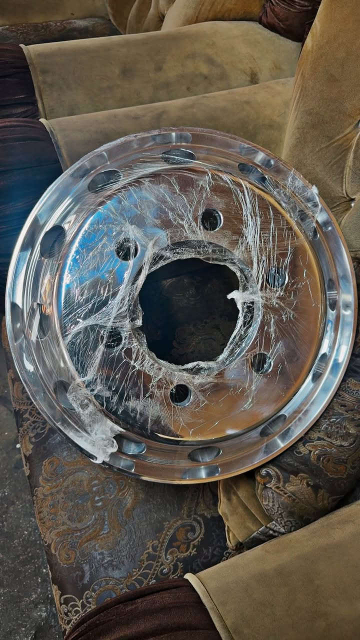 السلام عليكم وصل ويل كب اصلي مال حاويه تفصيخ كنتر اوربي قياس 17.5 /6 براغي  يوجد توصيل جميع محافظات جمله مفرد 
‭***********‬
