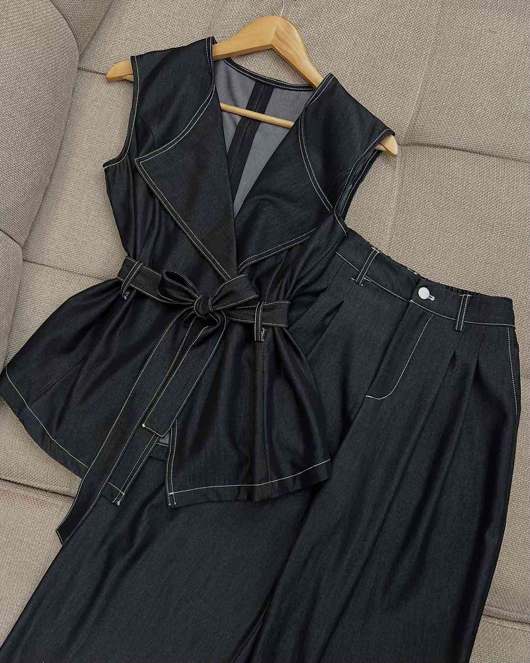 توفر اجمل طقم 
خامه تينسل بارده قطنيه
متوفر بقياسات 
36-38-40-42-44-46
طريقه الحجز
ارسال صوره للموديل مع العنوان ورقم
رساله على الخاص ✉️💌
او على الواتساب ☎️
***********
***********
متوفر دفع عن طريق زين كاش 💵 
العنوان 📍
الفرع الاول:بغداد المنصور شارع الاميرات عماره الكوخ الجديد داخل القيصريه محل ما قبل الاخير على اليسار
الفرع الثاني:بغداد زيونه شارع الربيعي عماره الموج التجاري قرب جدار سنتر محل الاخير على اليسار⁩

