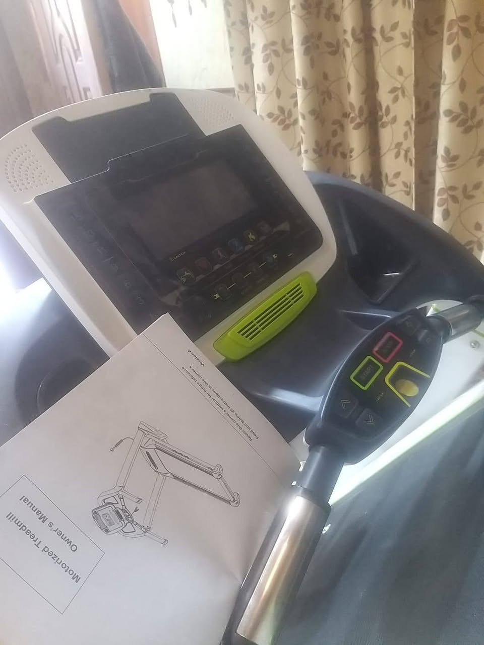 جهاز رياضي فول مواصفات جديد ما مستخدم الله شاهد خذيته ب800 مستعجل علا بيعته رايده ب600 وبي مجال رقم التواصل ***********
