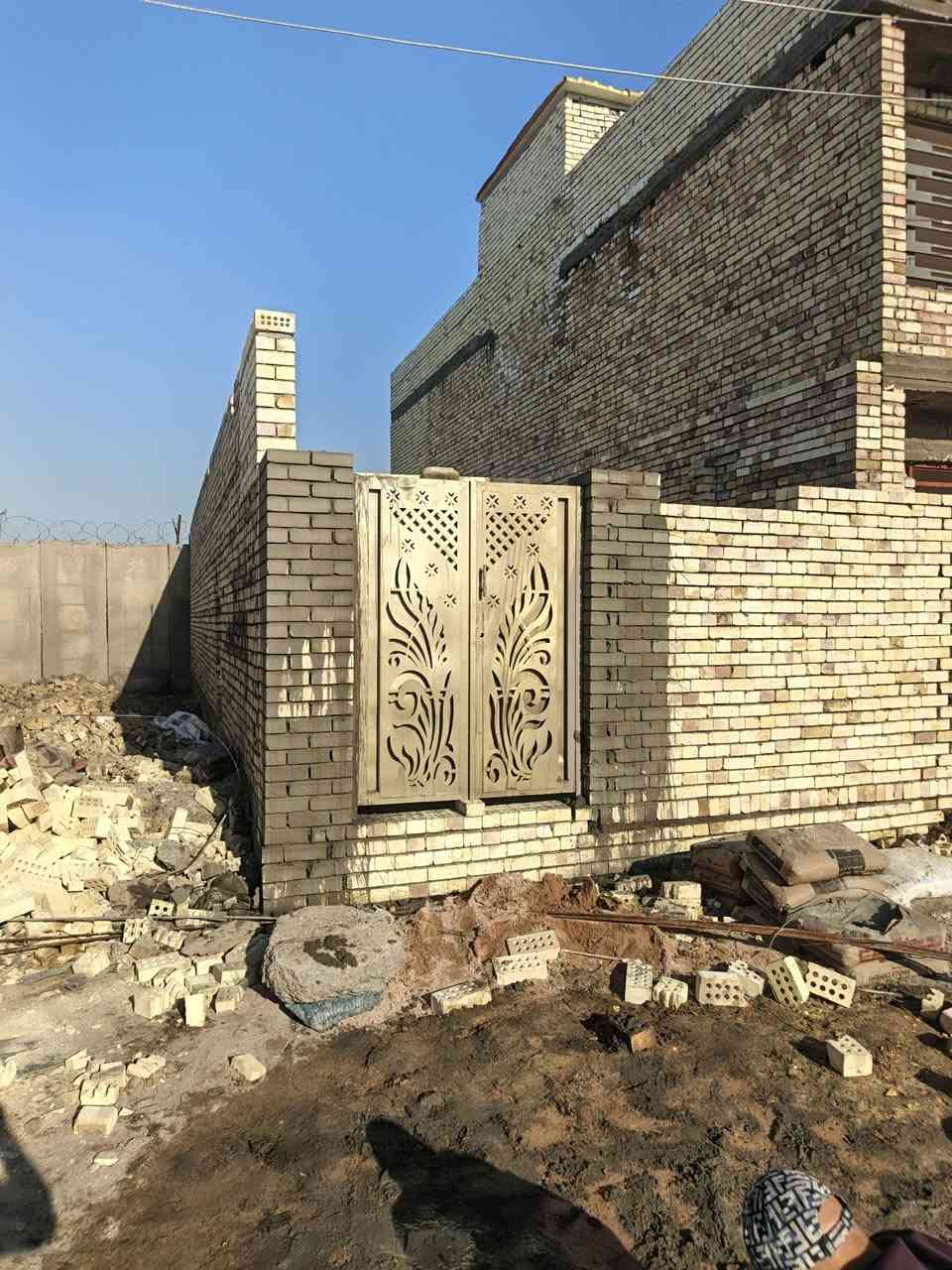 هيكل بدون سكف للبيع زراعي كرارة الزعفرانية نهاية الاربع شوارع فرع سكلة الركابي الفرع الاول يسار مابلط مساحه 80م بيبان وشبابيك مكعدهن وعوزه بس سكف السعر38                        ***********
