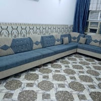 ١٠ مقاعد • مستعمل نظيف • قابل تفاوض