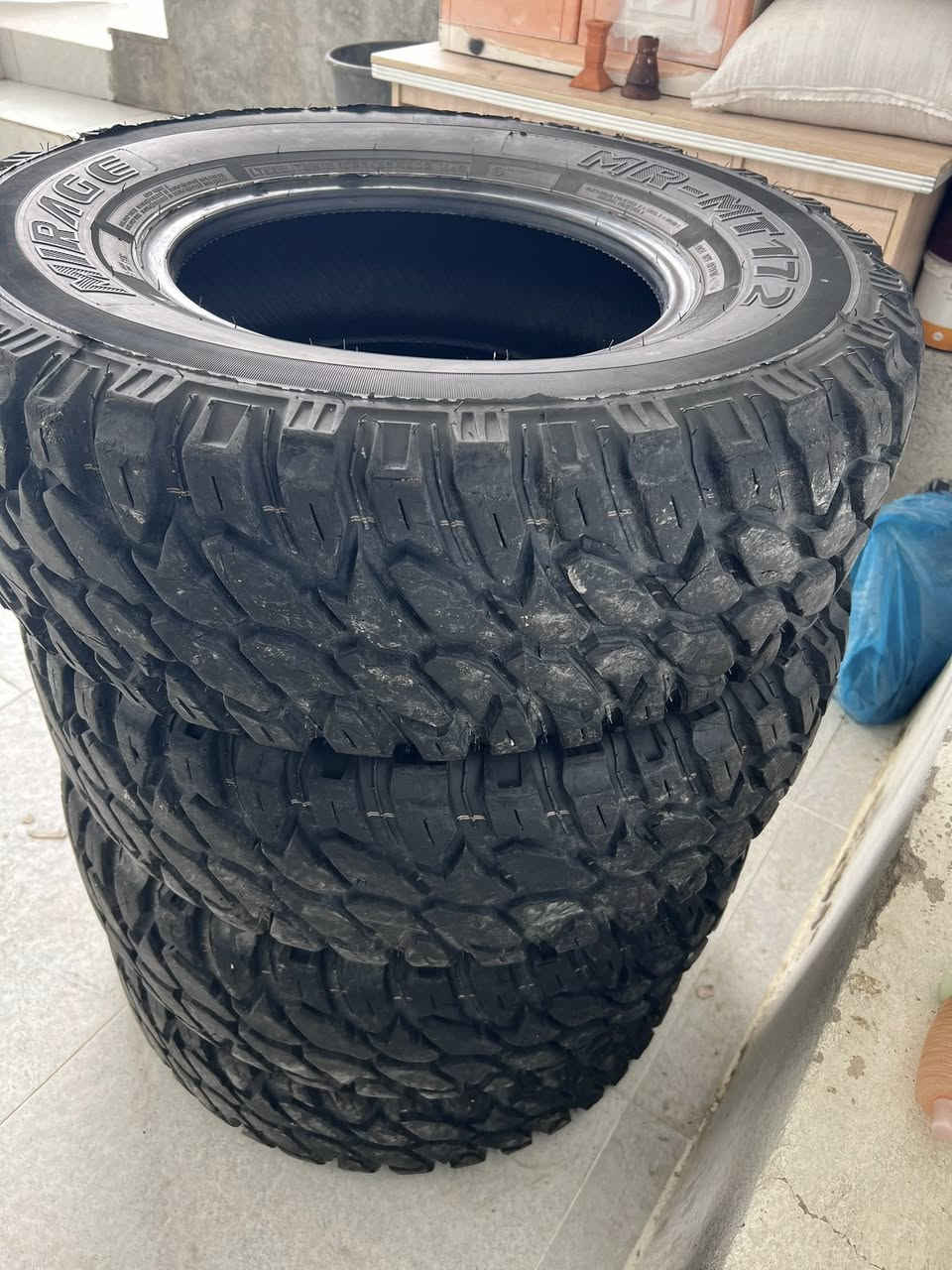 تاقمي تايةية 265/75/16 ية
تاريخي2025 زور تازةية تايةيكان مانگيك كةمتر لةژير سةيارةيا بوة هةموي بةشةرت 
بةلوكي ٤ گةلام بيداوة بة ٣ گةلا دةفرؤشم 
سليماني ***********
