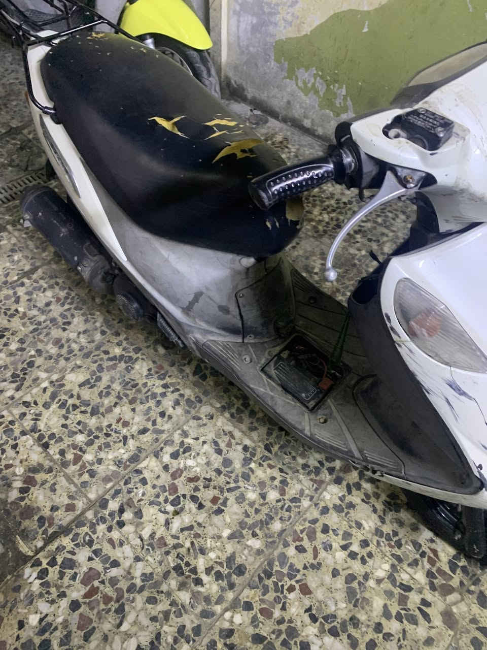 سلام عليكم هدرس للبيع ياباني الدراجه جديده وحلوه الكهربايات كلهى شغاله بس بيهى خيط تبخير ارائك وين ما تريد شلعه ومعدل فول مكاني بل مدينه الحبيبيه يم وليد ابو الكص السعر 270وبيهى مجال ***********
