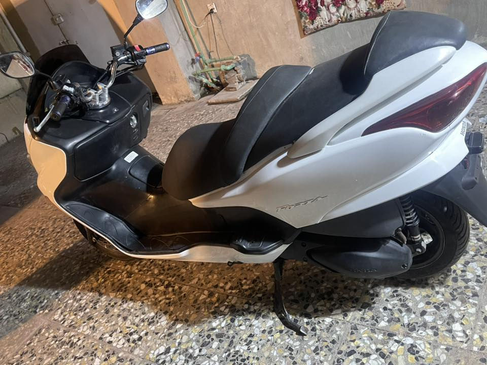 السلام عليكم
فورزه 08

دراجه نظيفه مكينه ناعمه كلجات شلع معدل دراجه ما مفتوح بيه برغي تجي وتگلب وشوف بعينك خير من الله دراجه كير ومعميه  كفرات نظافته 90% دراجه كلش حلوه لا تبخير لا نضوح رون  واحد ونص حماوه ربع كهربائيات كله شغاله 

العنوان /بغداد/ ***********
