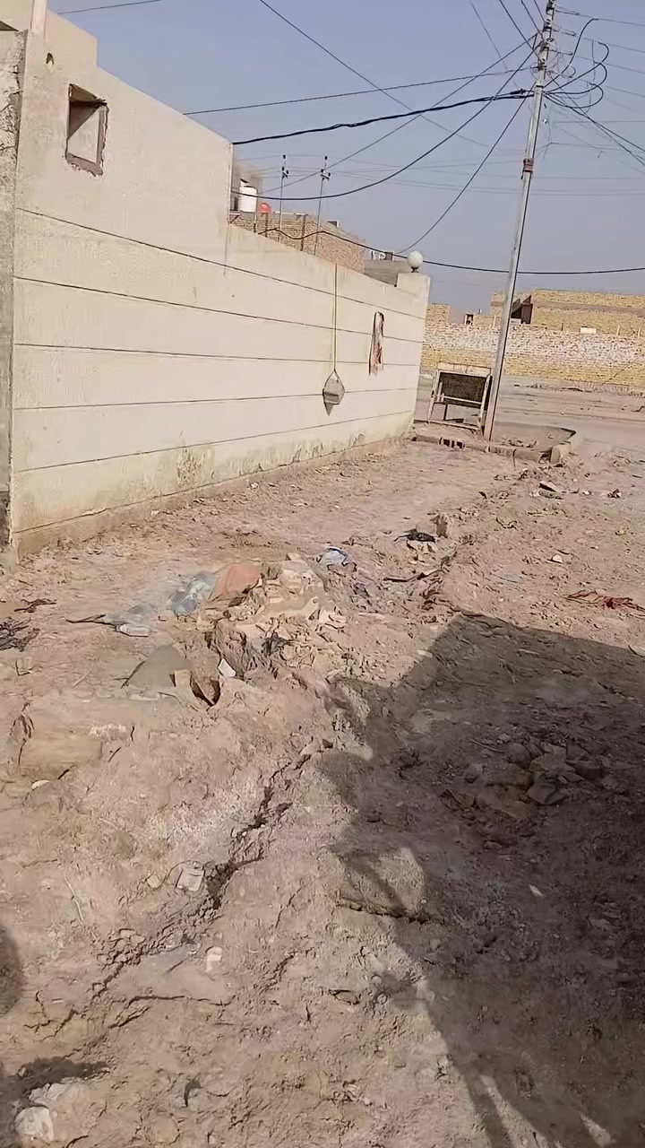 قطعة بلسفحة قرب شارع ٣٠بصف الركن مباشرتا خدمات كاملة المساحة ١٠٠متر السعر ١٧قابل للتفاوض ***********
