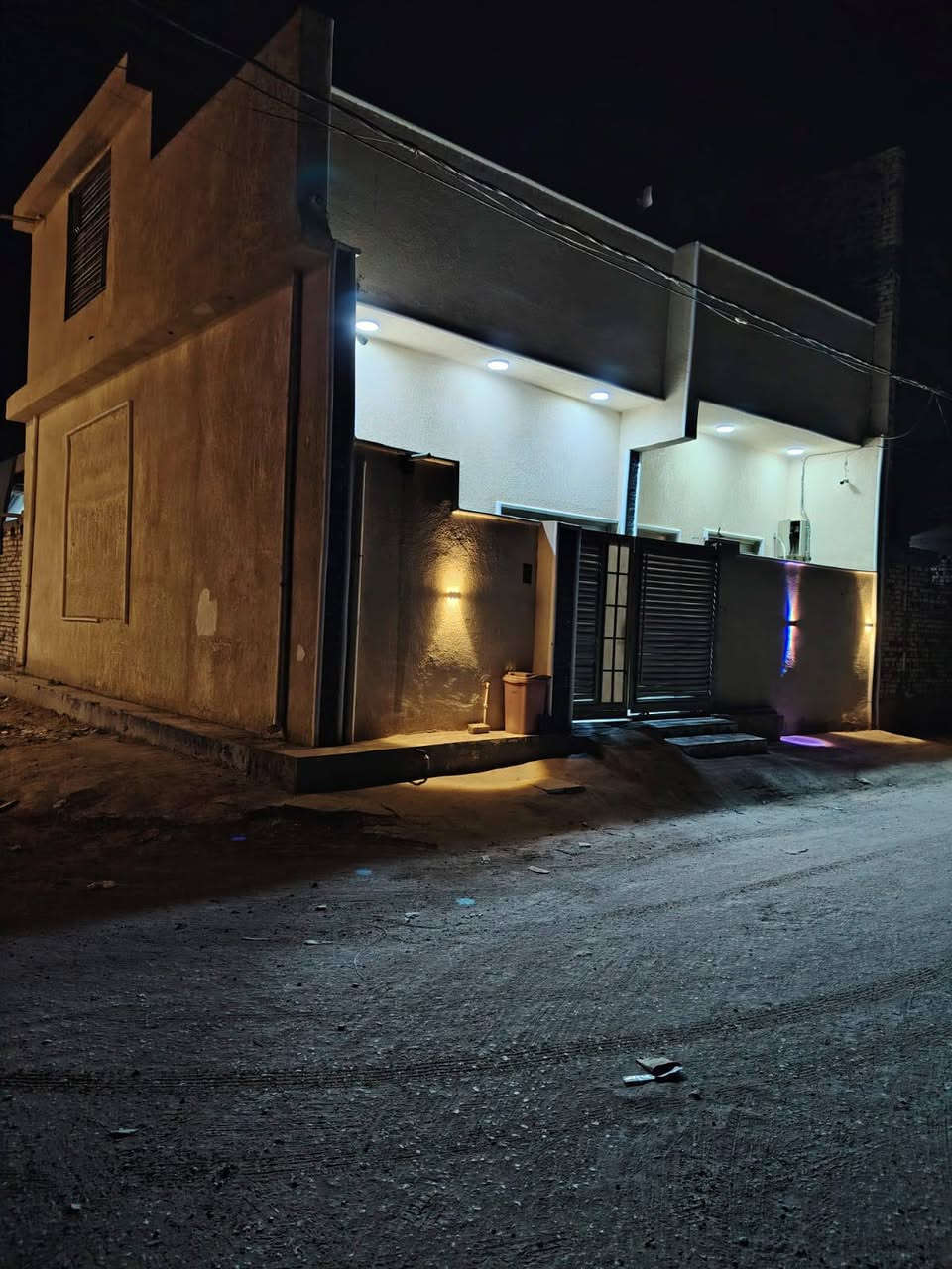 بيت للبيع المساحه 100متر10×10مربع طابو زراعي سند 25 الموقع شارع 80 خلف مول نون الاستفسار الاتصال ***********
