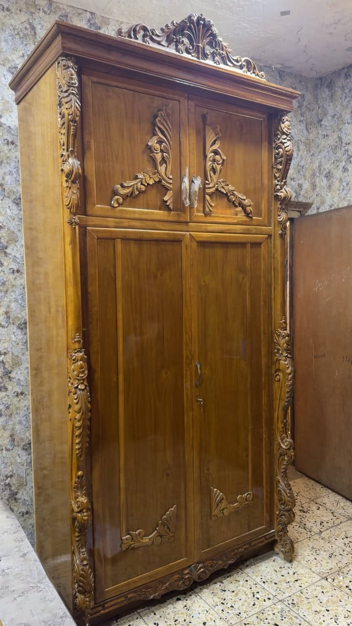 السلام عليكم.     غرفة نوم صاج داخل خارج درجه اولى للبيع السعر مليونين***********
