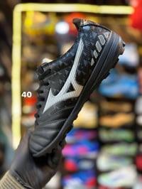 تارتان • نايك • أديداس