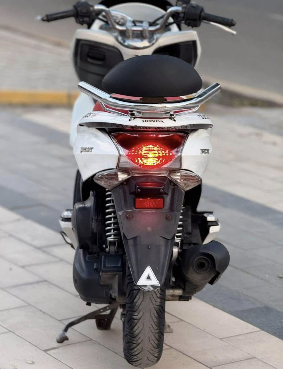 للبيع دراجه pcx ياباني الاصلي مكينه 150 حساس حرف A نوزل خطين ستان كهربائي حساس ازدحام دراجه جديده حساس شلعه معدل خير من اللّه دراجه تتعب تكول جديده مال جناي شرط برغي ممفتوح بيهه جيب فيتر وافحص مكان بغداد مدينه   السعر 9ونص وبيهه مجال
والاستفسار***********
